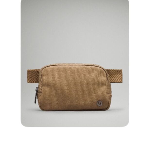 Lululemon  Everywhere Belt Bag Satchel Fanny Pack nwt artifact tan brown CANVAS - Picture 2 of 2